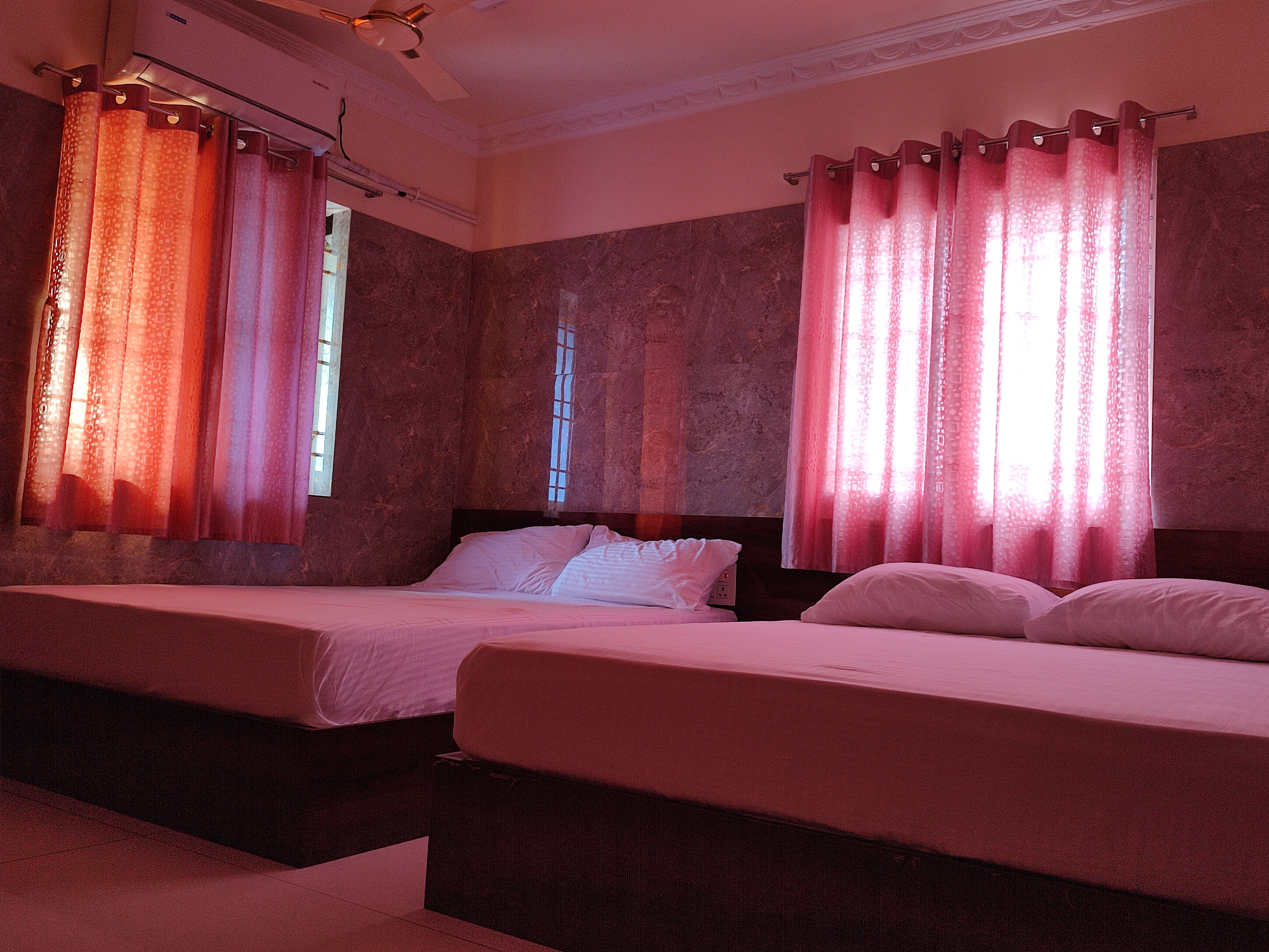 Twin Room Pink Decor
